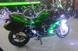 Kawasaki Ninja H2 SX image gallery