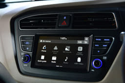 New touchscreen infotainment system with Android Auto and Apple CarPlay.