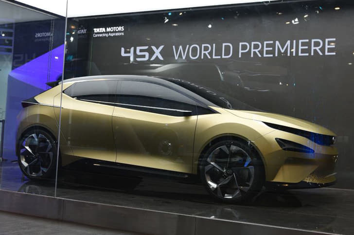 Tata Motors’ hatchback concept is quite the looker. The 45X has a confident stance and uses light-catching elements to great effect.