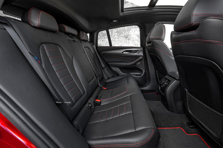 2018 BMW X4 SUV image gallery