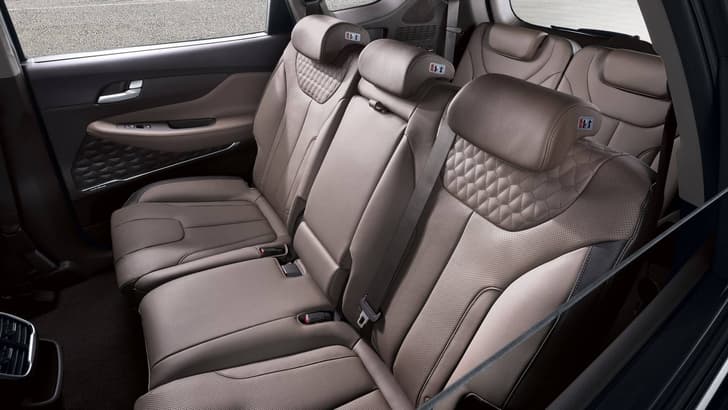 2018 Hyundai Santa Fe image gallery