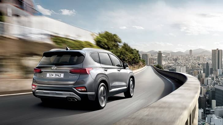2018 Hyundai Santa Fe image gallery