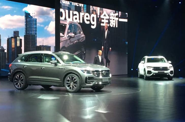 2018 Volkswagen Touareg image gallery