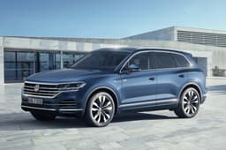 2018 Volkswagen Touareg image gallery