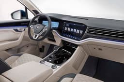 2018 Volkswagen Touareg image gallery