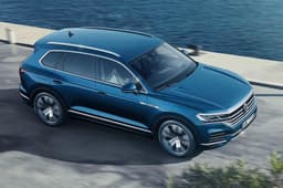 2018 Volkswagen Touareg image gallery