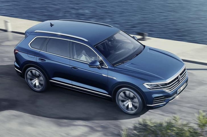 2018 Volkswagen Touareg image gallery