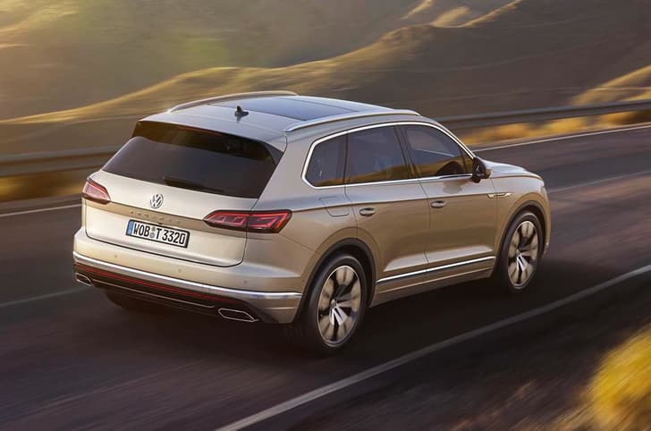 2018 Volkswagen Touareg image gallery
