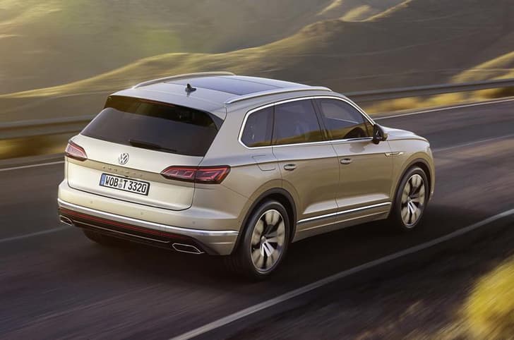 2018 Volkswagen Touareg image gallery