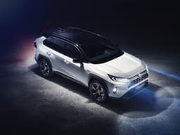 2018 Toyota RAV4 SUV image gallery