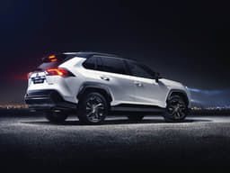 2018 Toyota RAV4 SUV image gallery