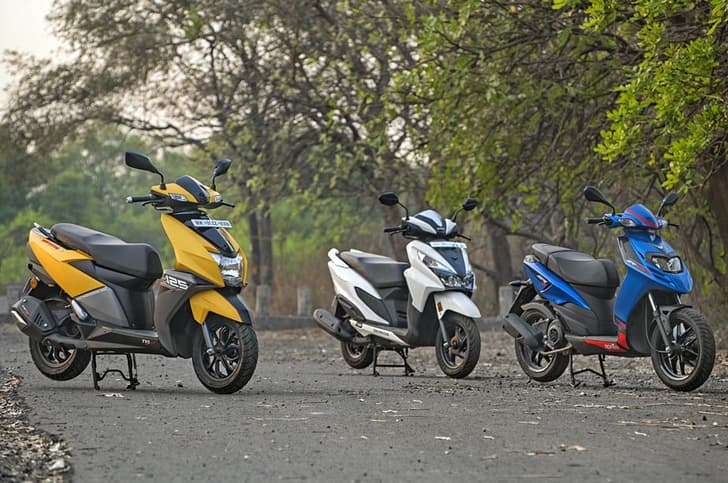 2018 Grazia vs Ntorq vs SR 125 comparison image gallery