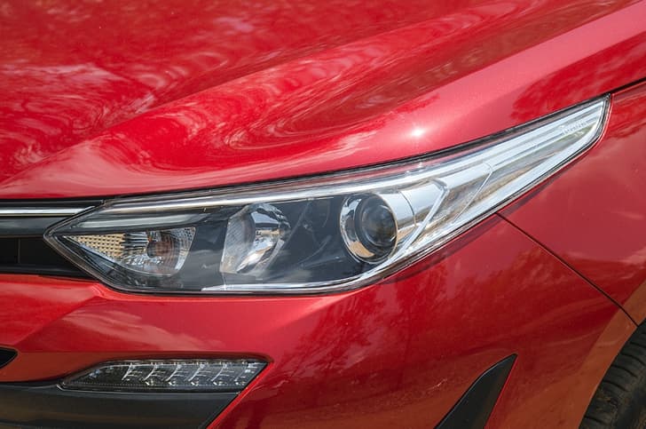 Elongated headlamp unit looks good; note LED daytime running lights below.