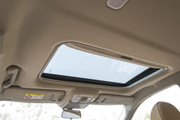 2018 Mahindra XUV500 facelift image gallery