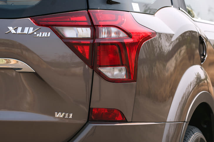 2018 Mahindra XUV500 facelift image gallery