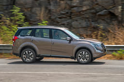 The chrome strip on the doors and roof rail design are new, but can easily be missed on first glance.