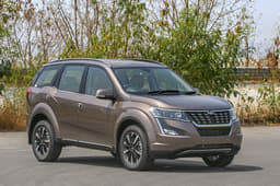New headlamp elements and front grill lend the XUV500 a more upmarket look.