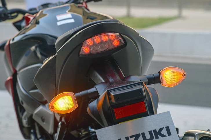 Full LED-illumination for the tail-end. 