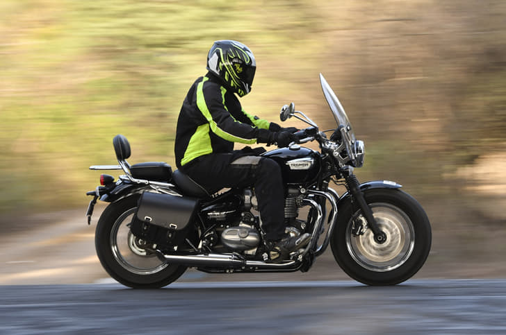 At 705mm, the seat height feels comfortable even for shorter riders.