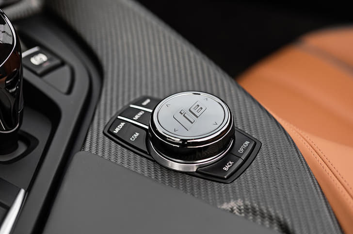 2018 BMW i8 Roadster image gallery