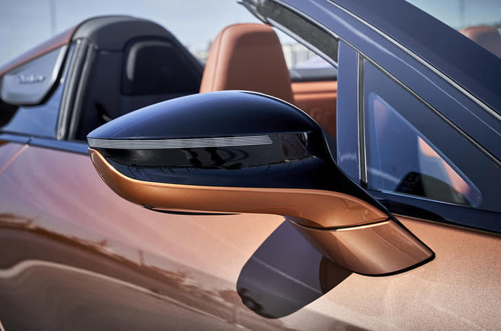 2018 BMW i8 Roadster image gallery