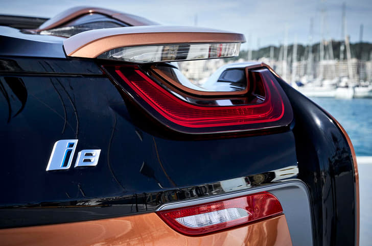 2018 BMW i8 Roadster image gallery