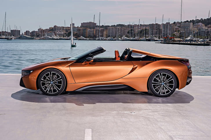 2018 BMW i8 Roadster image gallery