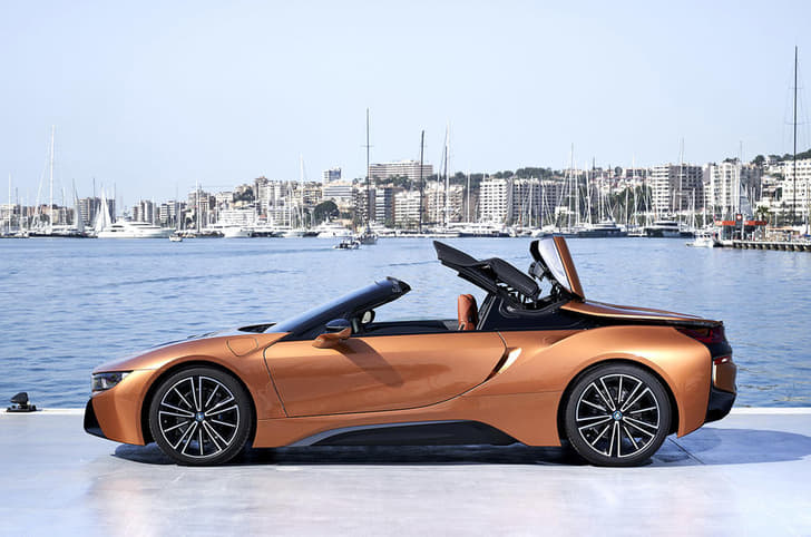2018 BMW i8 Roadster image gallery