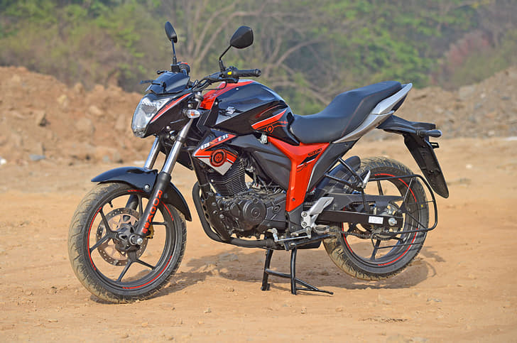 2018 TVS Apache RTR 160 4V vs Suzuki Gixxer SP image gallery