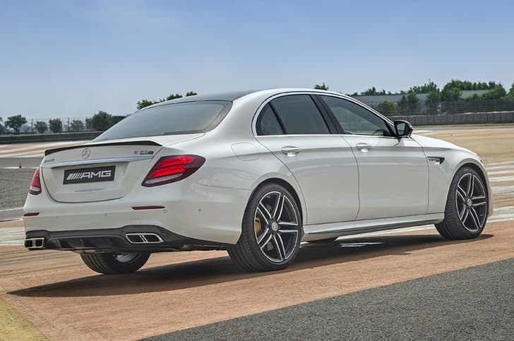 2018 Mercedes-AMG E 63 S image gallery