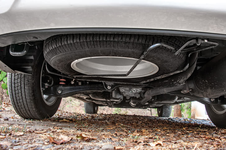 Underbody spare tyre a pain to access.