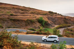 2018 Mitsubishi Outlander image gallery