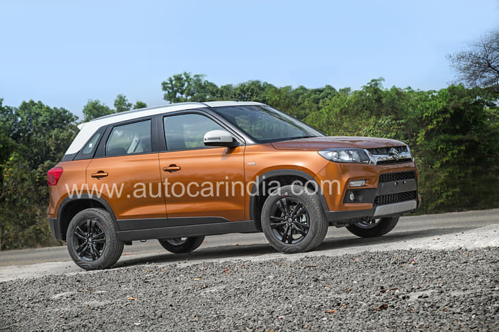 Black-finished 16-inch alloy wheels add to the sporty appeal.