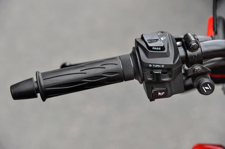 2018 Hero Xtreme 200R image gallery