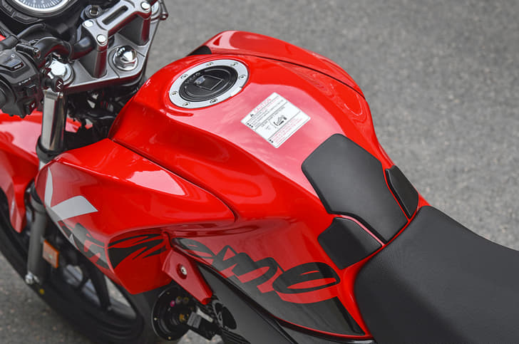 2018 Hero Xtreme 200R image gallery