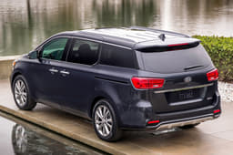Kia Carnival Front Right Three Quarter