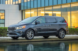 Kia Carnival Front Right Three Quarter