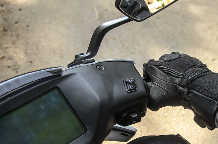 Riding geometry could be better - remember to stick your knee out for slow-speed turns!