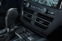 2019 Porsche Macan facelift image gallery