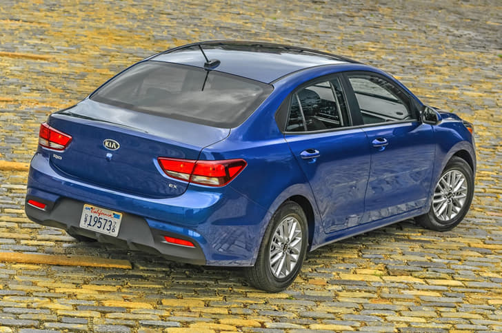 Kia Rio sedan image gallery