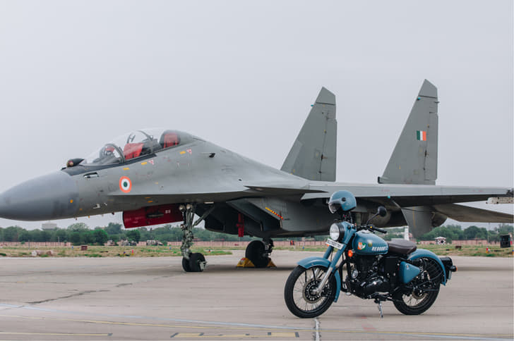 2018 Royal Enfield Classic Signals 350 ABS image gallery