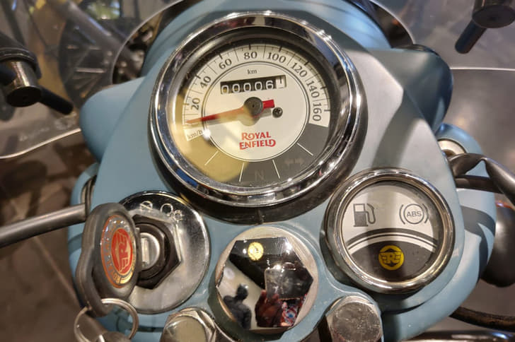 2018 Royal Enfield Classic Signals 350 ABS image gallery