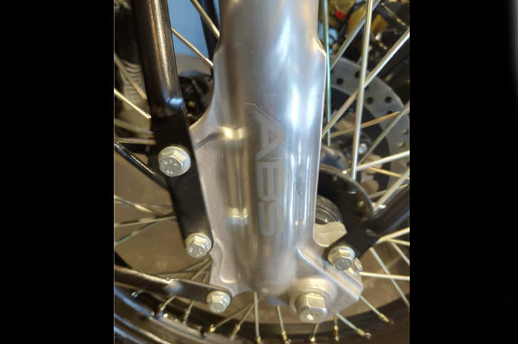 2018 Royal Enfield Classic Signals 350 ABS image gallery