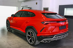 Lamborghini Urus Rear View Lamborghini Urus Rear View