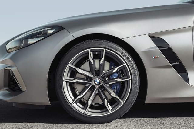 Alloy Wheels Image - 8286