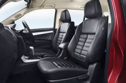 Isuzu Mu X Front Row Seats