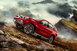 Isuzu Mu X Front Right Three Quarter