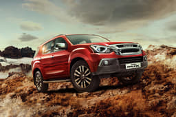 Isuzu Mu X Front Left Three Quarter Isuzu Mu X Front Left Three Quarter