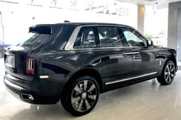 Rolls Royce Cullinan Rear View Rolls Royce Cullinan Rear View