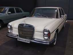 The W108 shared its engine with the Pagoda SL. 